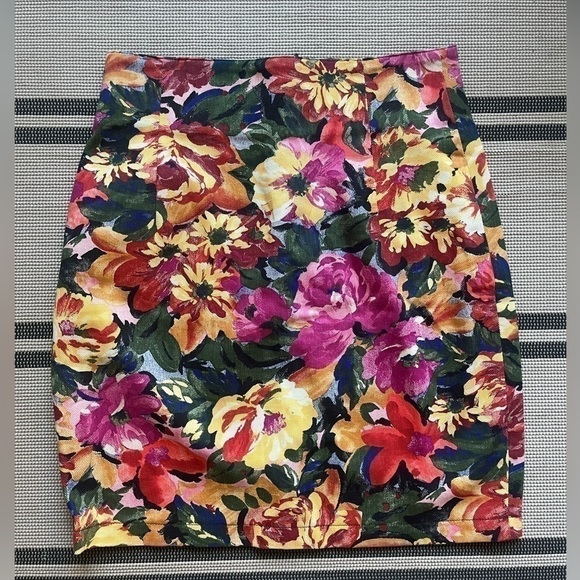Vintage Floral Pencil Skirt 100% Cotton Made in Canada - Picture 2 of 6